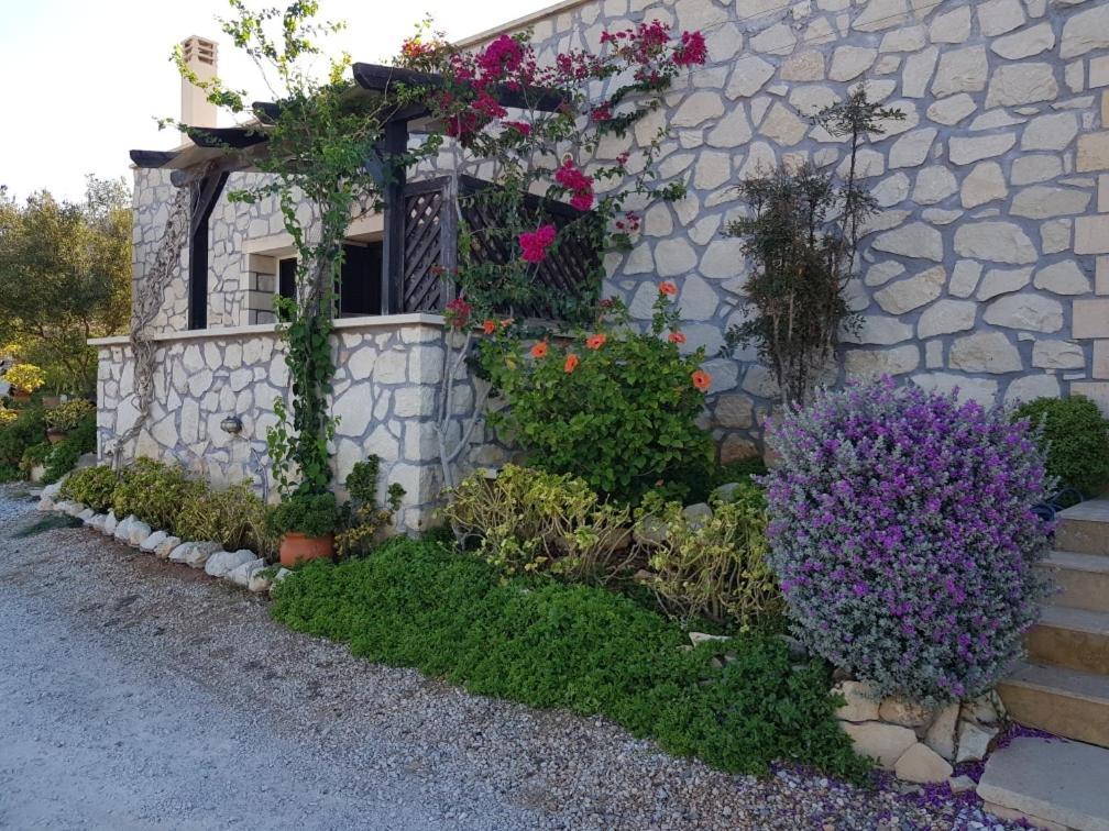cottage du soleil Makrýgialos Extérieur photo